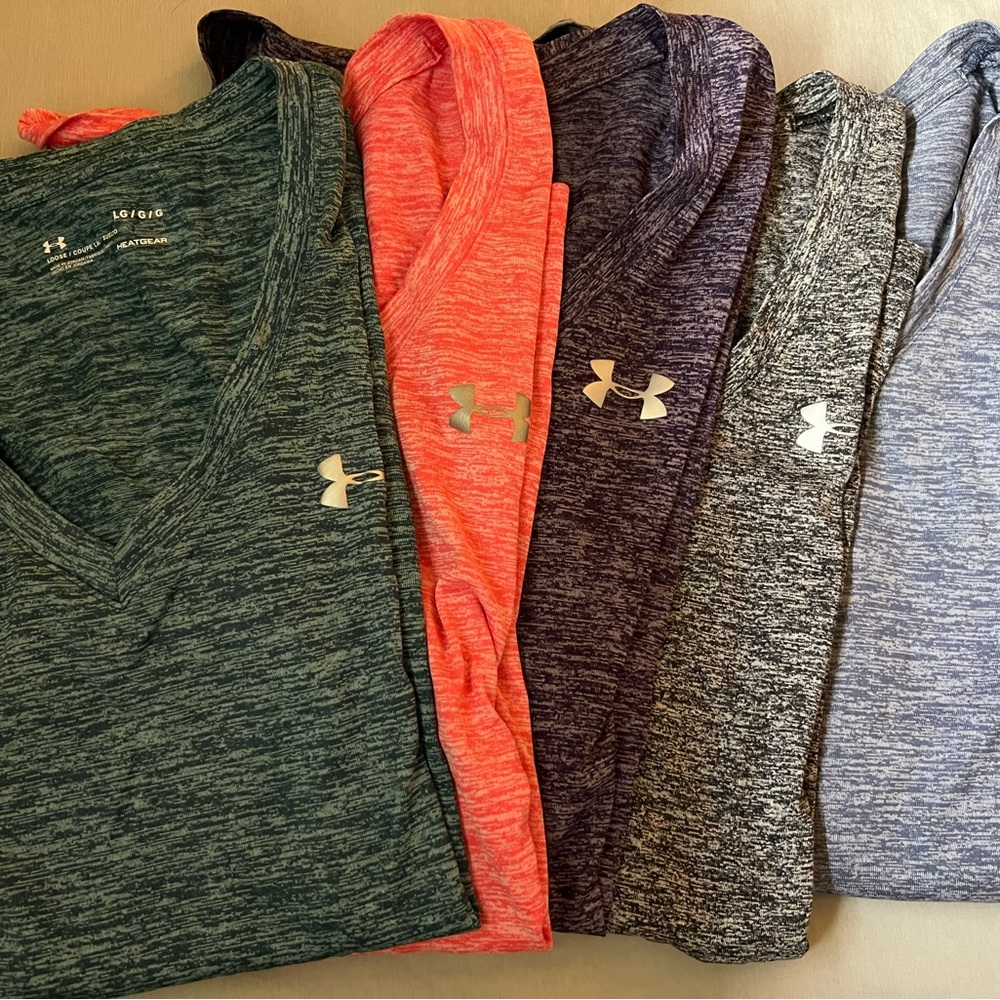 Lot of 5 size Large Under Armour Women's V-Neck Tops